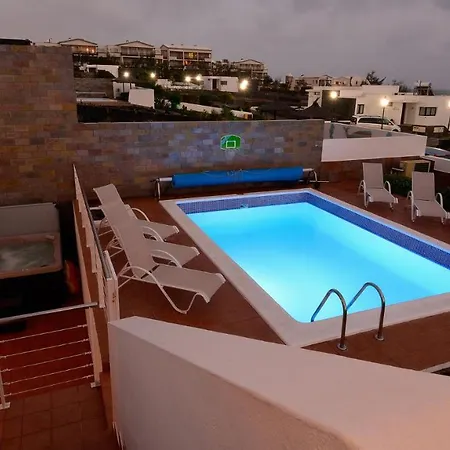 Villa Playa Blanca Sleeps 10 Pool Wifi *