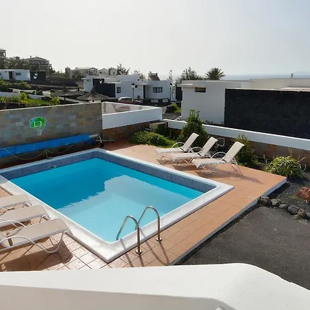 Villa Playa Blanca Sleeps 10 Pool Wifi